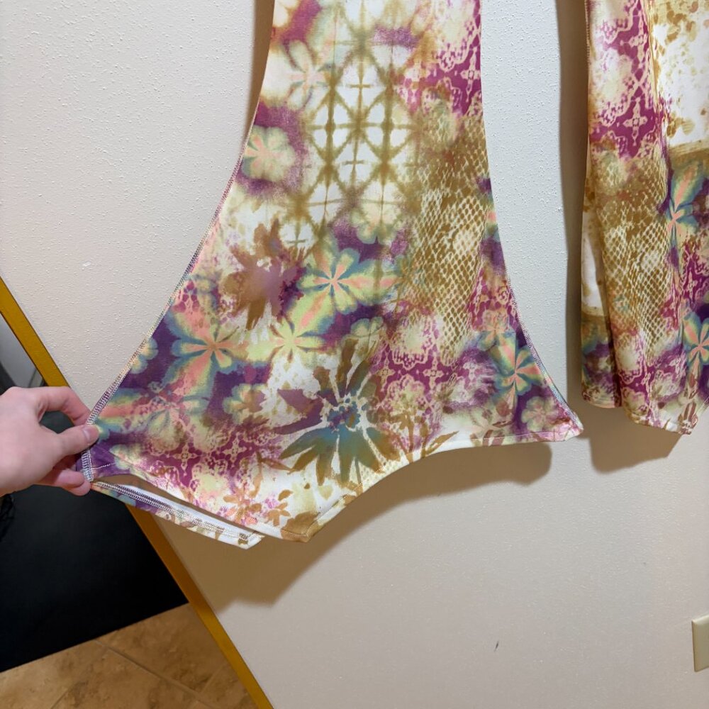 Urban Outfitters Silence + Noise Tina Flared Crop Patterned Floral Flare Pants - Picture 5 of 13